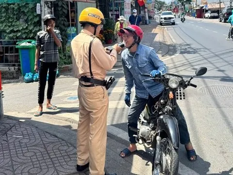 Mới sáng mùng 1 Tết đã bị CSGT xử phạt do say xỉn