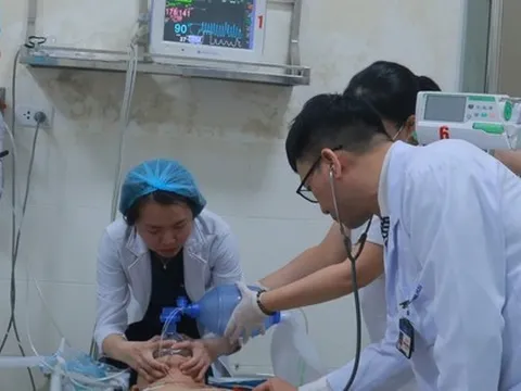 Hàng trăm ca cấp cứu vì tai nạn, pháo nổ trong ngày Tết