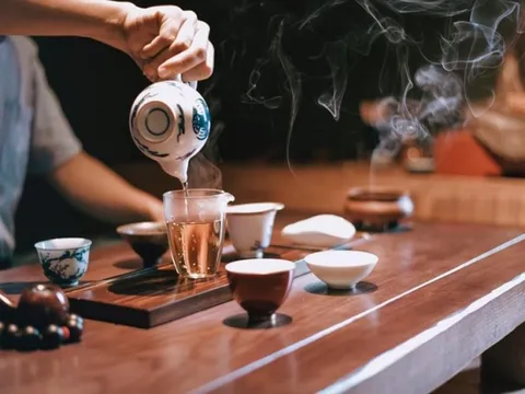 Lợi ích đặc biệt khi uống trà ngày Tết và cách chọn trà phù hợp trong từng tình huống