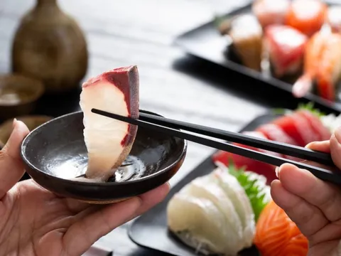 Vì sao người Nhật ăn cá sống mà không sợ nhiễm khuẩn?
