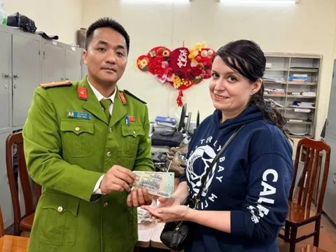 'Chém' 1 triệu đồng cho cuốc xe 7km: Tài xế xe ôm xin lỗi du khách, trả lại tiền