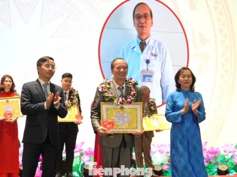 'Tỏa sáng Blouse trắng' tôn vinh y, bác sĩ tiêu biểu của Đà Nẵng