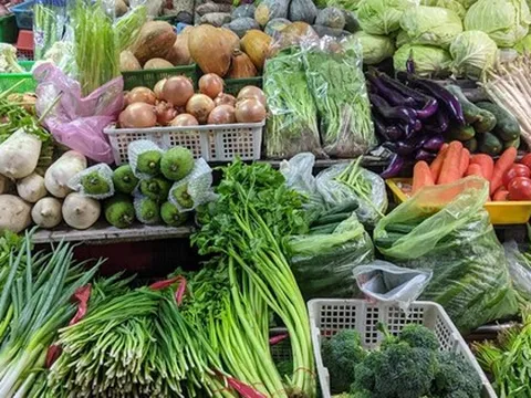 3 loại rau dễ "ngậm" nhiều thuốc trừ sâu, ký sinh trùng nhất chợ, đi mua phải lựa kỹ