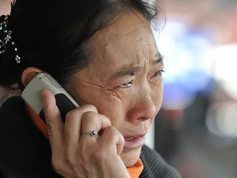 Rút 50 triệu tiền tiết kiệm để mua vàng mừng đầy tháng cháu, nghe 1 câu nói của thông gia, tôi về quê ngay trong đêm