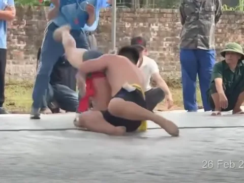 Đô vật 44 tuổi tử vong tại hội làng: Bác sĩ cảnh báo đòn đánh gây chấn thương cổ