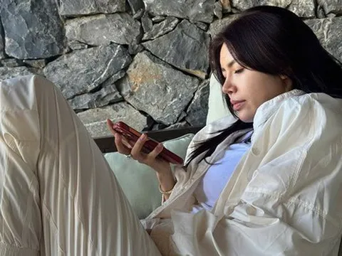 Minh Tú cập nhật diễn biến mới nhất vụ mắc kẹt ở Oman