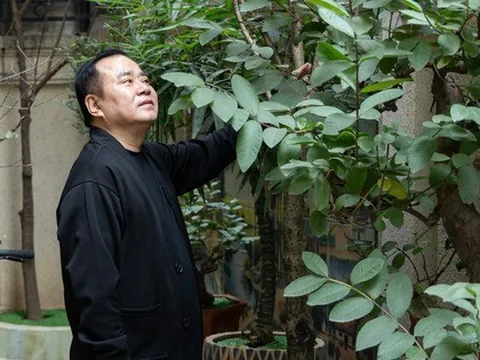 Nam NSND mang hàm Đại tá, cưới vợ đẹp kém 13 tuổi: U60 sống bình yên trong biệt thự bề thế ở Hà Nội