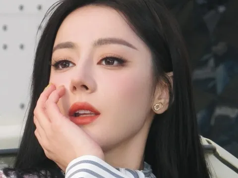 Xót cho Địch Lệ Nhiệt Ba hiện tại