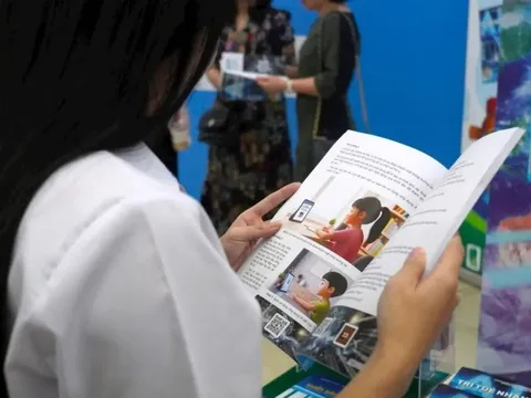 Hà Nội đặt mục tiêu 100% trường phổ thông ứng dụng AI vào năm 2035