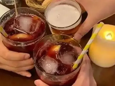 Cứ 3 giây lại có 1 người bị đột quỵ, bác sĩ nhắc nhở: Thà ăn thêm thịt còn hơn ăn nhiều 5 thực phẩm này