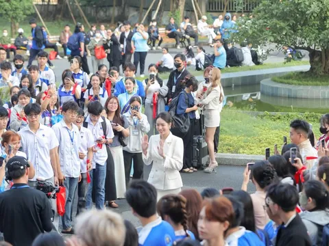 5.000 sinh viên và hơn 20 nghệ sĩ quy tụ trong ngày “Chủ Nhật Đỏ” tại TPHCM