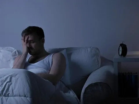 Người đàn ông mắc chứng bệnh "vung tay đánh người" khi đang ngủ