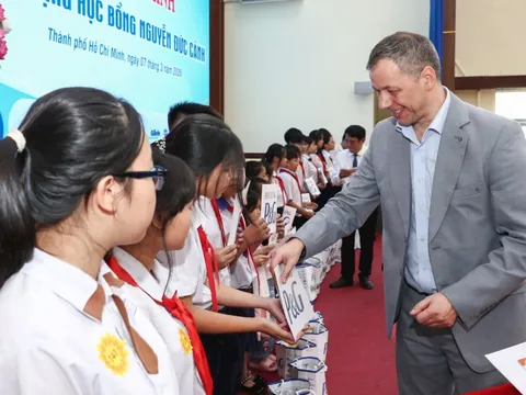 Không chỉ phục vụ hàng triệu gia đình Việt, P&G còn âm thầm duy trì 1 chương trình hỗ trợ hơn 4.000 học sinh trong gần 3 thập kỷ