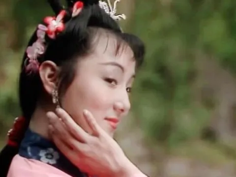 Cô thôn nữ đen đủi trong "Tây du ký": Ngoài đời có học vấn nổi trội, là Giám đốc nhà hát