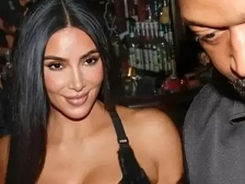 Kim Kardashian bị kiện