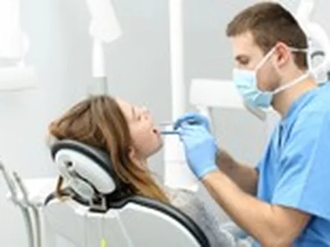 Những dấu hiệu bất thường trong miệng 'tố cáo' ung thư ruột