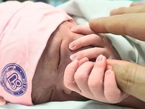 Đề xuất hỗ trợ tiền cho phụ nữ sinh 2 con trước 35 tuổi