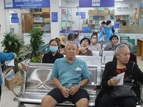 Lương cơ sở dự kiến tăng 8%, BHYT thay đổi ra sao?