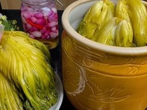 2 vợ chồng cùng mắc ung thư dạ dày, bác sĩ phát hiện "nguyên nhân" ngay trên bàn ăn: "Rau tốt nhưng ăn kiểu này không tốt"