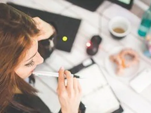 Tranh luận: Công ty ổn nhưng đồng nghiệp "toxic" - nên nghỉ việc hay cố chịu?