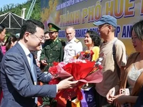 Huế đón sóng "vàng" từ du lịch tàu biển quốc tế (kỳ 1): Mở rộng dư địa tăng trưởng du lịch cao cấp