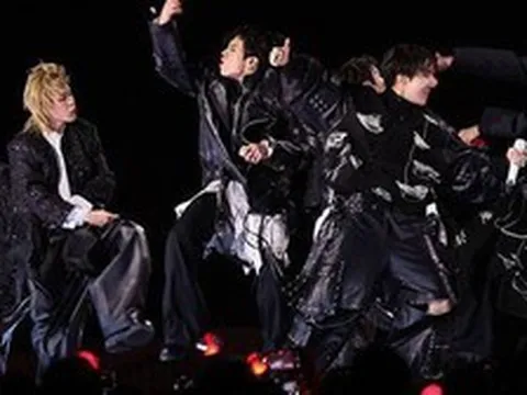 Cảnh sát chặn người mang dao, súng điện vì đêm nhạc BTS