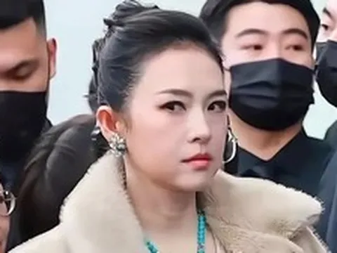 Quy tắc ngầm từ vụ Chương Tử Di lườm nguýt đàn em