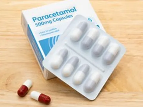 Thay huyết tương, lọc máu cứu bé trai 3 tuổi bị ngộ độc thuốc hạ sốt