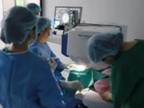 LUMOPRO™ - Thế hệ tiên tiến của xóa cận vết mổ nhỏ