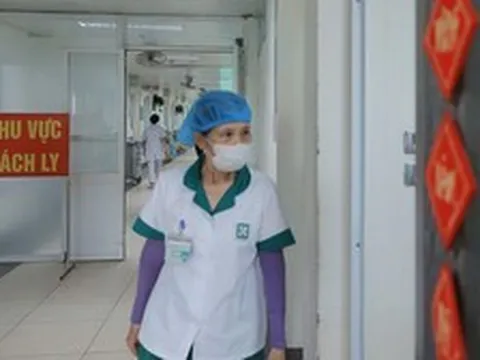 Hà Nội ghi nhận 17 ca COVID-19, theo dõi biến thể "ve sầu" BA.3.2