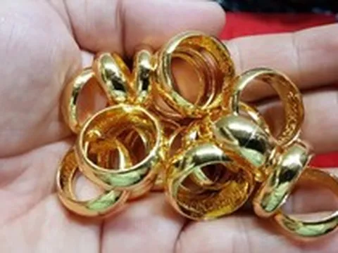 Ngân hàng từ chối mua lại hơn 13 chỉ vàng từ khách hàng cũ, cơ quan chức năng lập tức vào cuộc điều tra