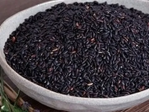 Gạo lứt đen tưởng là “siêu thực phẩm” nhưng không phải ai cũng ăn được: 3 nhóm người nên hạn chế