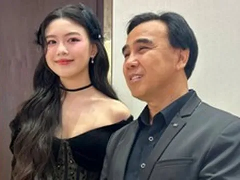 MC Quyền Linh: "Yêu ai là quyền của con, quan trọng là con phải học giỏi để tự lo cho mình!"