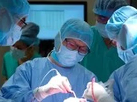 Bóc khối u trong não bệnh nhân nhờ công nghệ Navigation