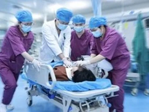 Cô gái 26 tuổi đau họng vào viện nhưng 1 tiếng sau qua đời, bác sĩ cảnh báo: “Đừng xem nhẹ biểu hiện giống cảm cúm, viêm họng”