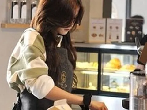 Thạc sĩ 37 tuổi, chuyên môn cao vẫn đi bưng bê, phụ bếp: “Văn võ song toàn vẫn thất nghiệp?”