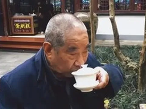 Người chăm uống nước lọc và người chăm uống trà, ai sống thọ hơn?