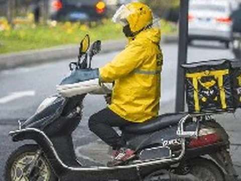 Khách bom hàng, shipper bị nền tảng khoá app: Khiếu nại cũng không được giải quyết