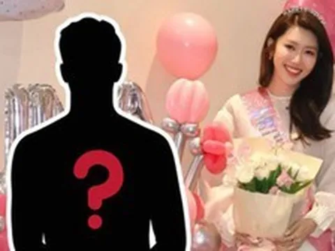 "Thuý Ngân làm đám cưới, giấu chú rể bên trong"