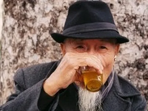 Đột quỵ rất “sợ” người thường uống nước vào giờ này: Thải sạch độc tố cả cơ thể, ngủ dậy thấy khỏe như vâm