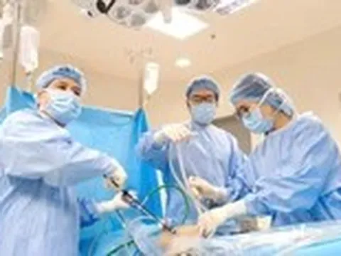 Đi khám vì tưởng rối loạn tiêu hóa, phát hiện biến chứng hiếm gặp