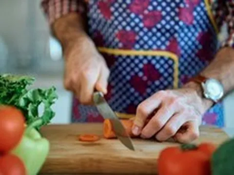 Cảnh báo gấp dành cho những gia đình đang dùng thớt gỗ