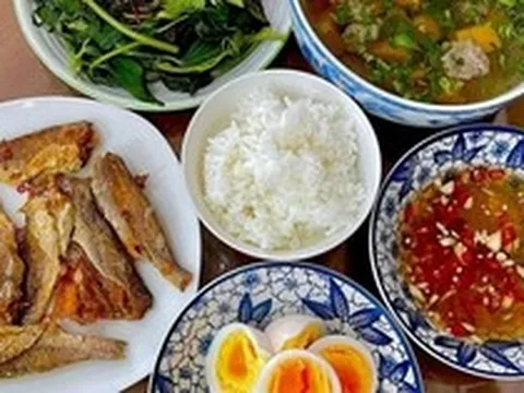 Tại sao người xưa dặn "nấu cơm không được mở nắp nồi quá 3 lần"?