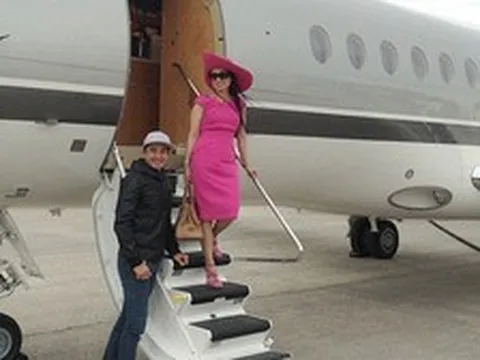 Ca sĩ Hà Phương lấy tỷ phú: "Áp lực chứ, chồng thành đạt thì cũng nhiều bóng hồng vây quanh"