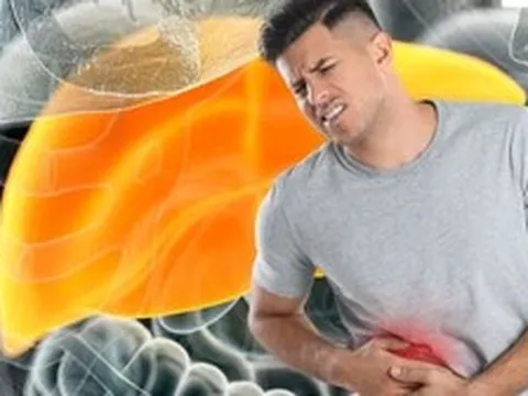 Thấy 5 dấu hiệu này xuất hiện vào buổi tối, cẩn thận lá gan đang ngập trong mỡ