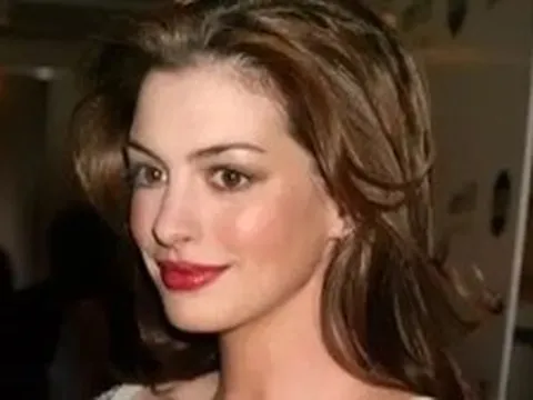 Người phụ nữ đẹp nhất thế giới năm 2026