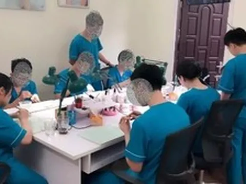 Vạch chiêu moi tiền làm răng sứ: Răng sứ trôi nổi, né thuế, ai quản?