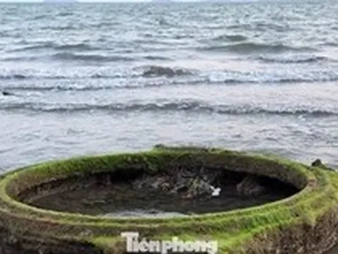 Xác xe tăng bất ngờ trồi lên ở biển Quy Nhơn