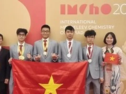4 học sinh Việt Nam giành huy chương tại 'Kỳ thi hóa học khó nhất hành tinh'