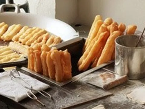 Bác sĩ Nhi khoa cảnh báo: Khẩn trương loại bỏ ngay 3 loại "bữa sáng độc hại" đang âm thầm "đánh cắp" chiều cao của trẻ